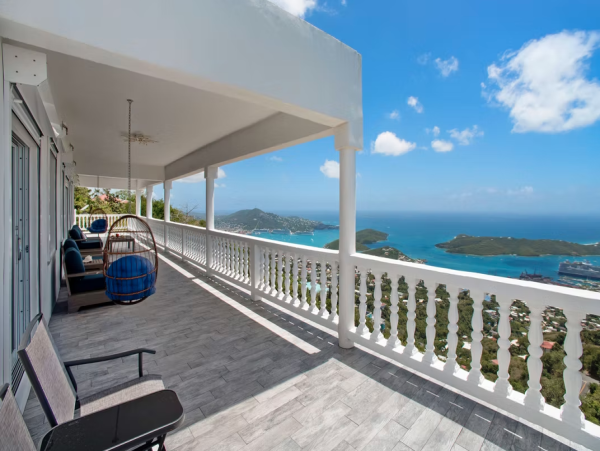 Luxurious Villa With Spectacular Views in St. Thomas